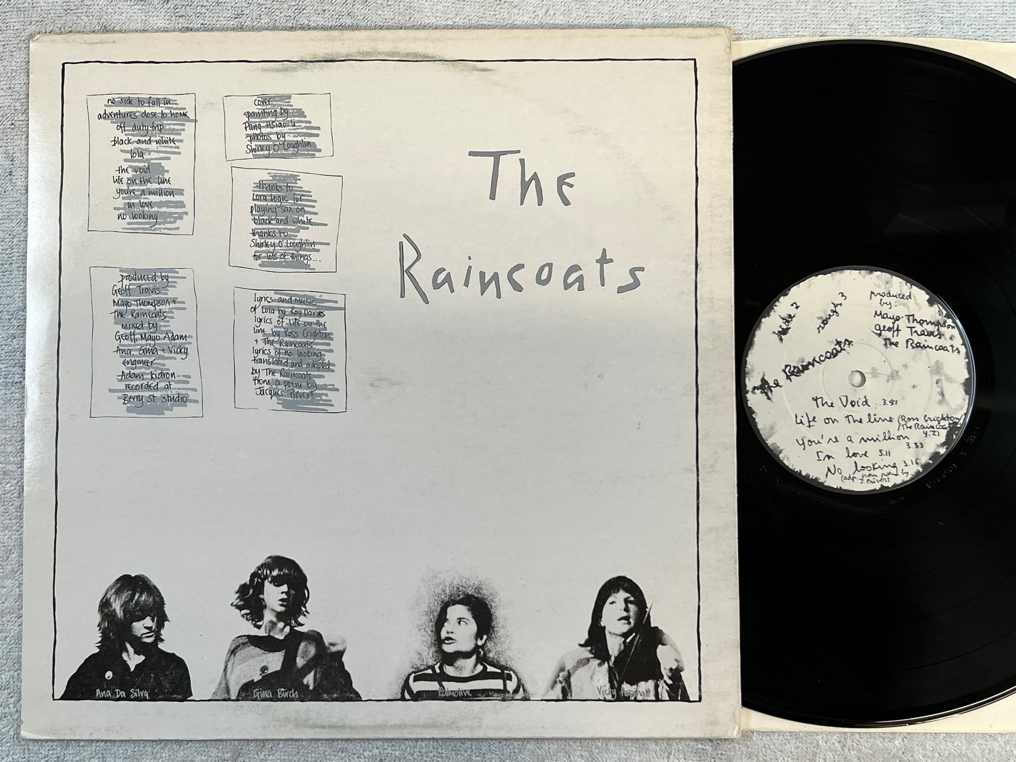 Omslagsbild för skivan THE RAINCOATS s/t LP -79 UK ROUGH TRADE ROUGH 3  rare !