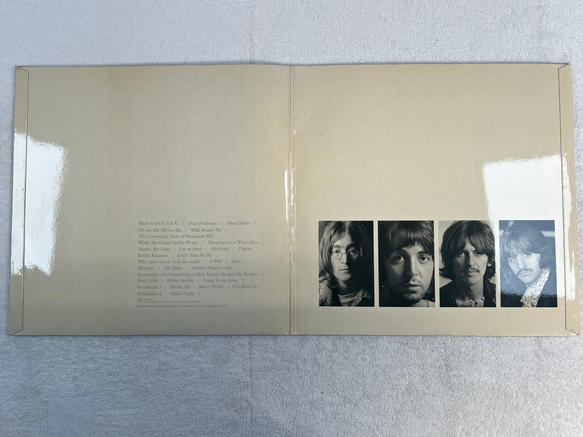Omslagsbild för skivan THE BEATLES white album 2xLP -68 UK APPLE PCS 7067 + poster & 4 pictures 