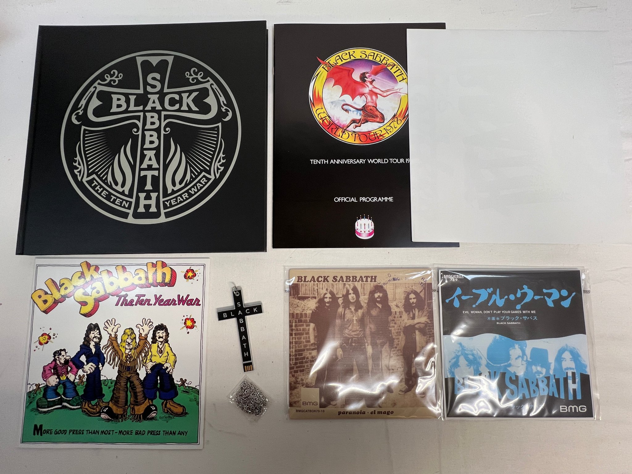 Omslagsbild för skivan BLACK SABBATH The Ten Year War 8xLP + 2x7"singles BOX 2017 BMGCATBOX73