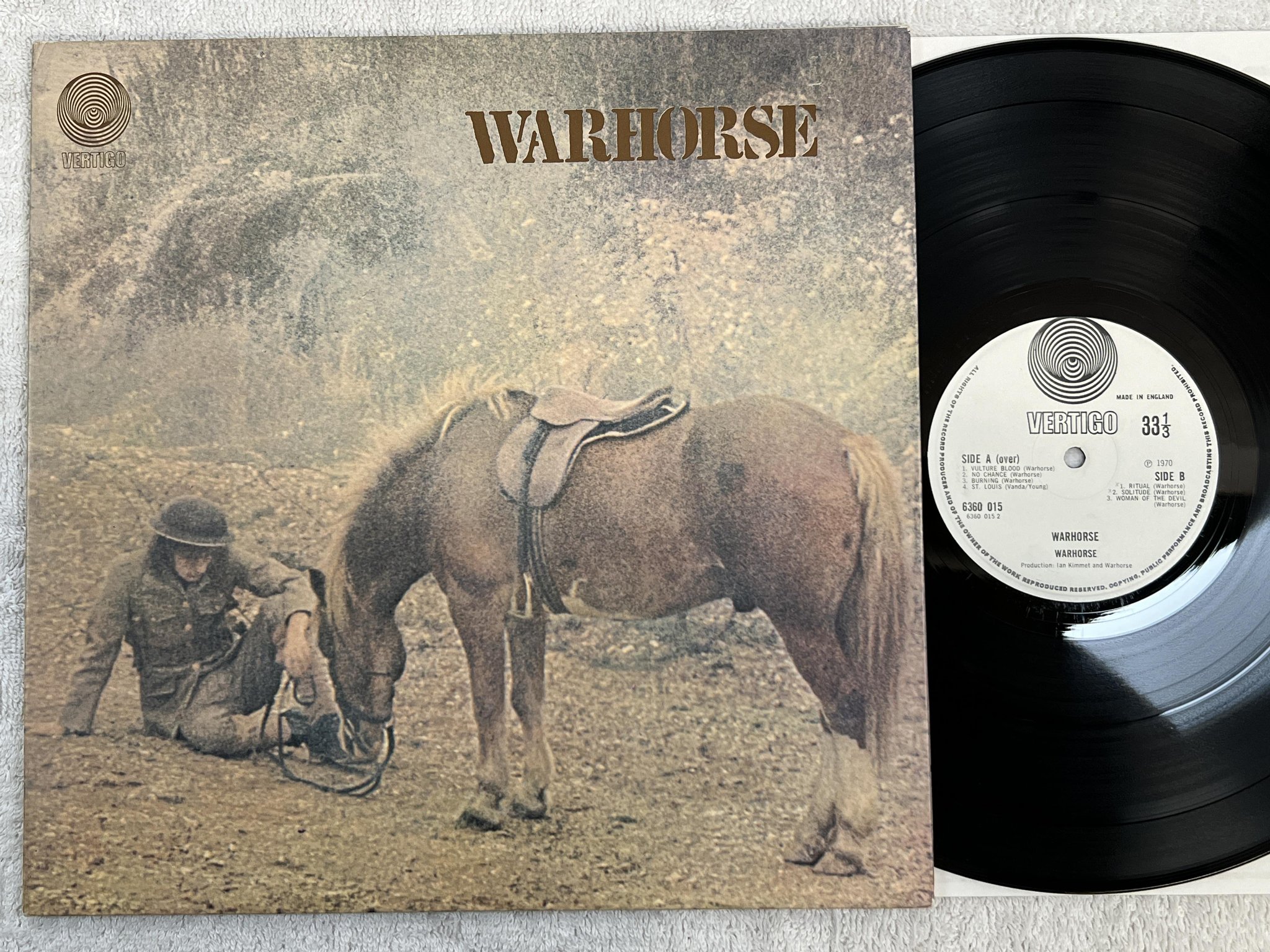 Omslagsbild för skivan WARHORSE s/t LP -70 UK VERTIGO swirl 6360 015 *** rare hard prog ***