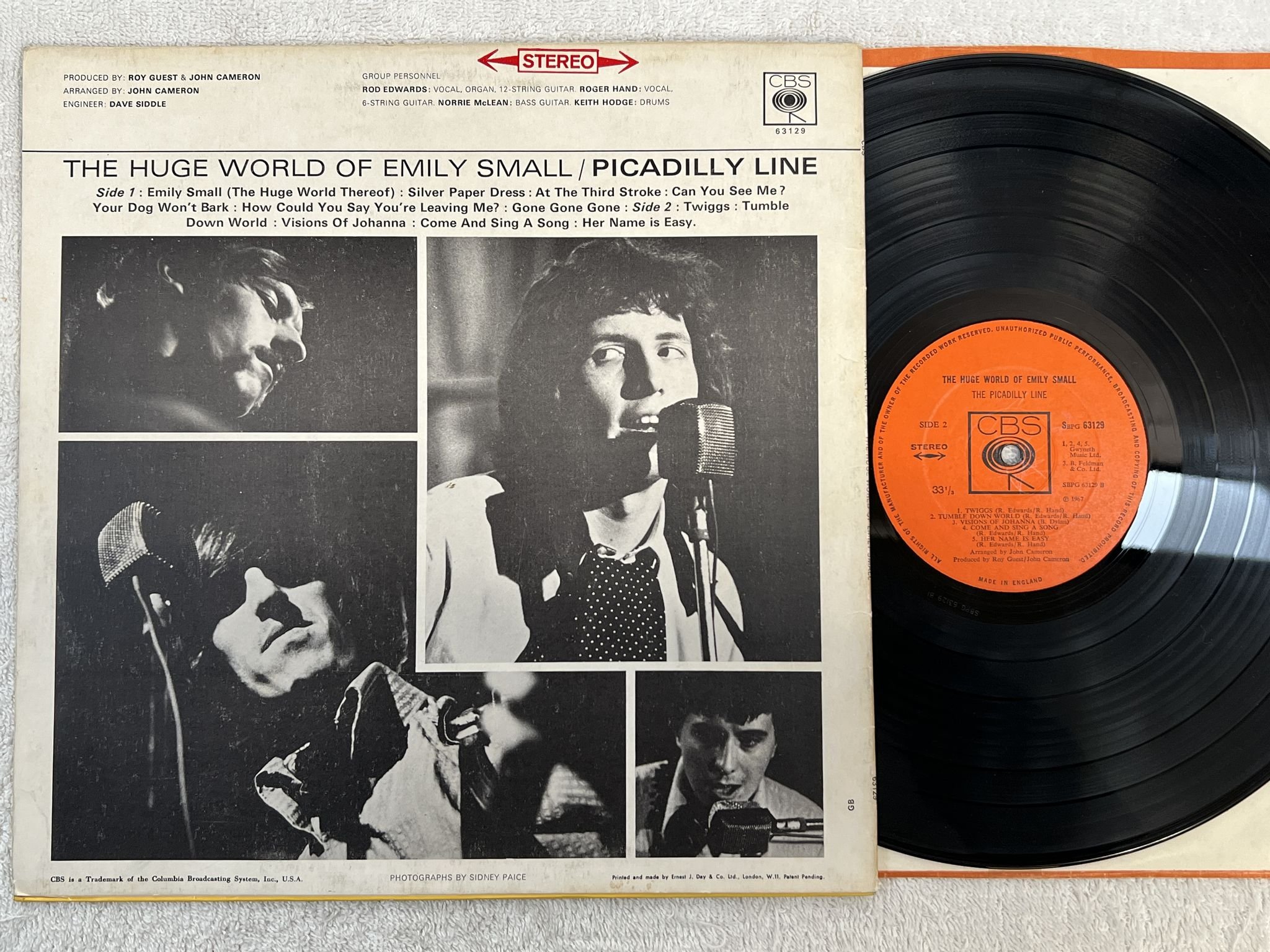 Omslagsbild för skivan PICADILLY LINE the huge world of Emily Small LP -67 UK CBS SBPG 63129 * PSYCH *