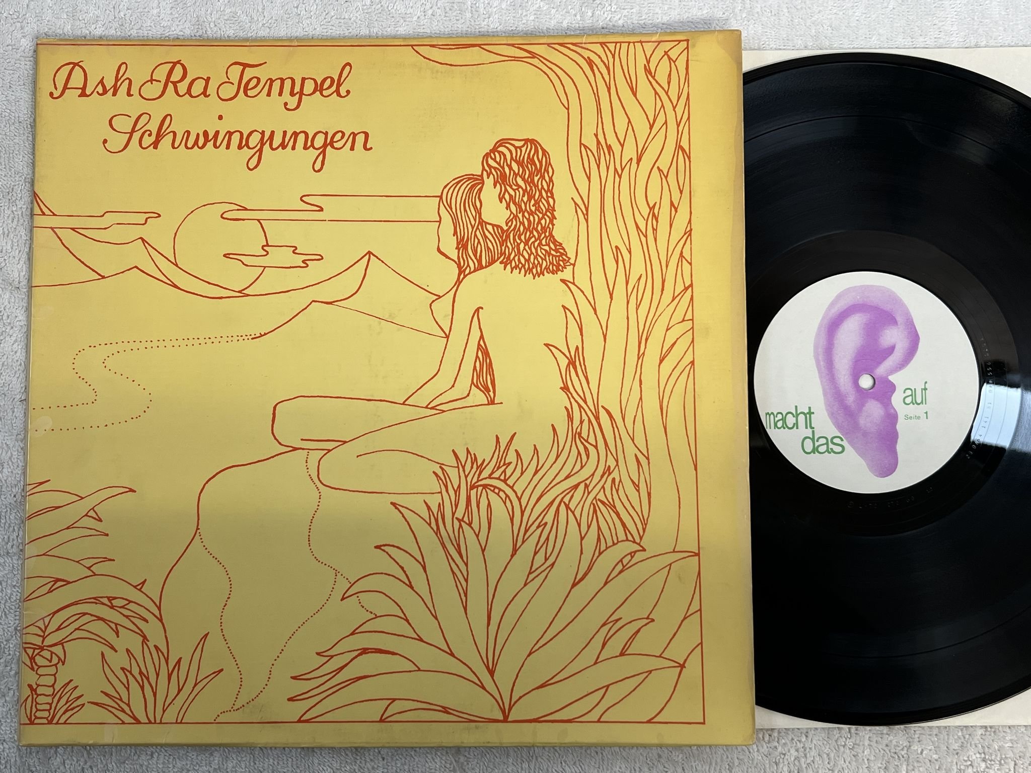 Omslagsbild för skivan ASH RA TEMPEL Schwingungen LP -72 Ger OHR OMM 556020 ** KRAUTROCK **