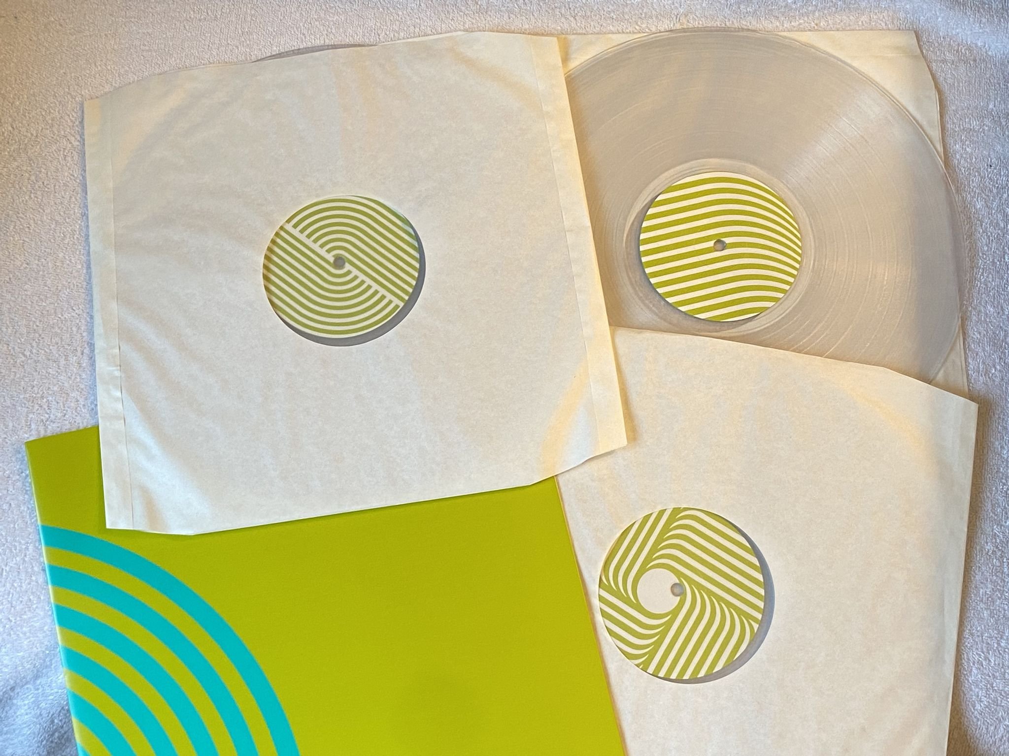 Omslagsbild för skivan STEREOLAB Dots And Loops 3xLP 2019 Eu D-UHF-D17RC LTD & NUMBERED 483/500