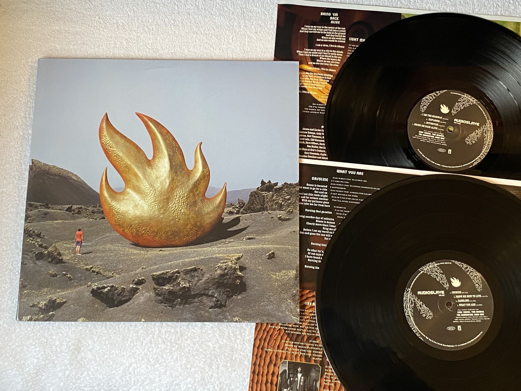 Omslagsbild för skivan AUDIOSLAVE s/t 2xLP 2002 US EPIC E2 86968 *** RARE OG US PRESS ***