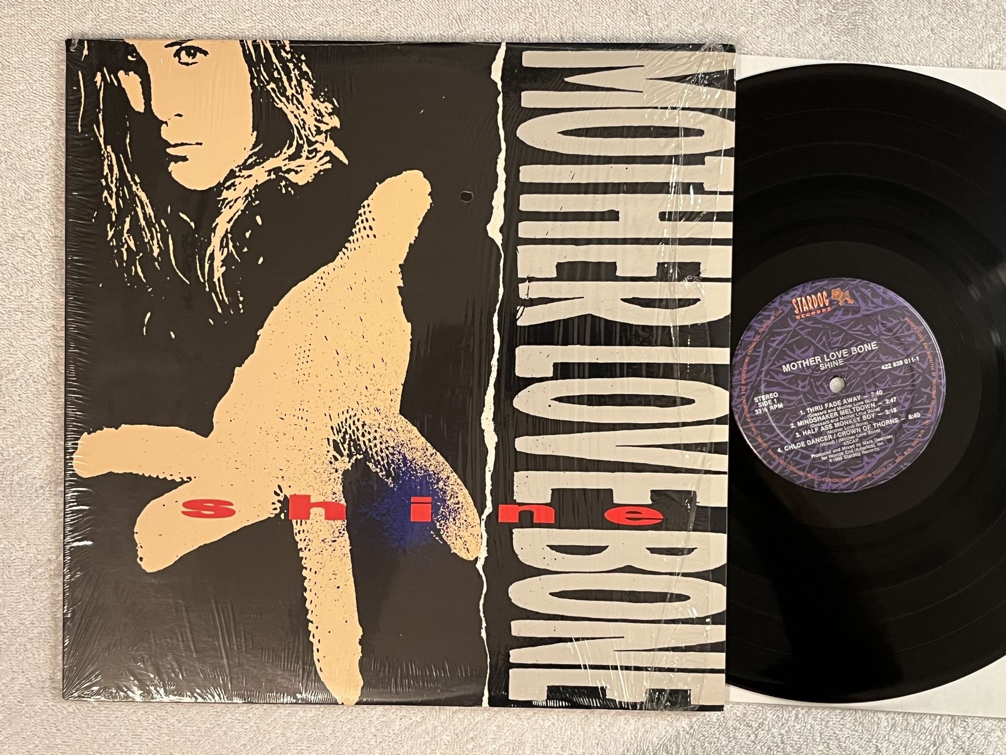 Omslagsbild för skivan MOTHER LOVE BONE Shine 12" -89 US STARDOG 422 839 011-1 *** Rare Grunge ***