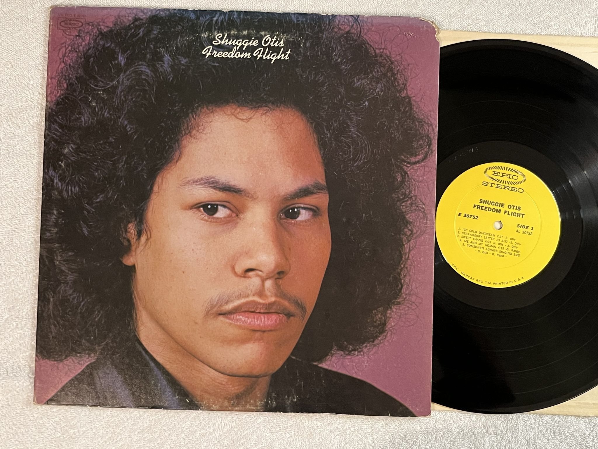 Omslagsbild för skivan SHUGGIE OTIS Freedom Flight LP -71 US EPIC E 30752 *** RARE PSYCH SOUL ***