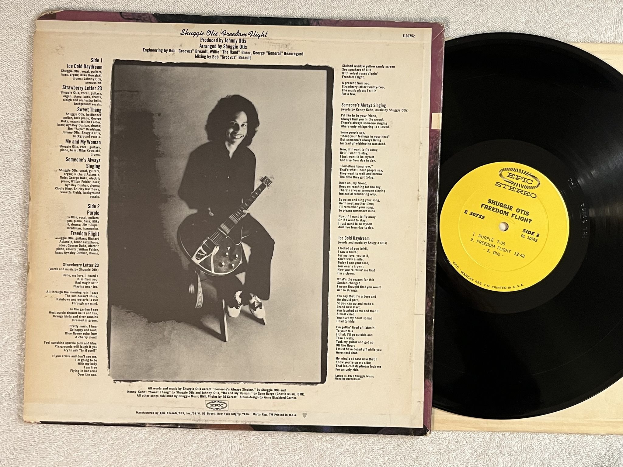 Omslagsbild för skivan SHUGGIE OTIS Freedom Flight LP -71 US EPIC E 30752 *** RARE PSYCH SOUL ***