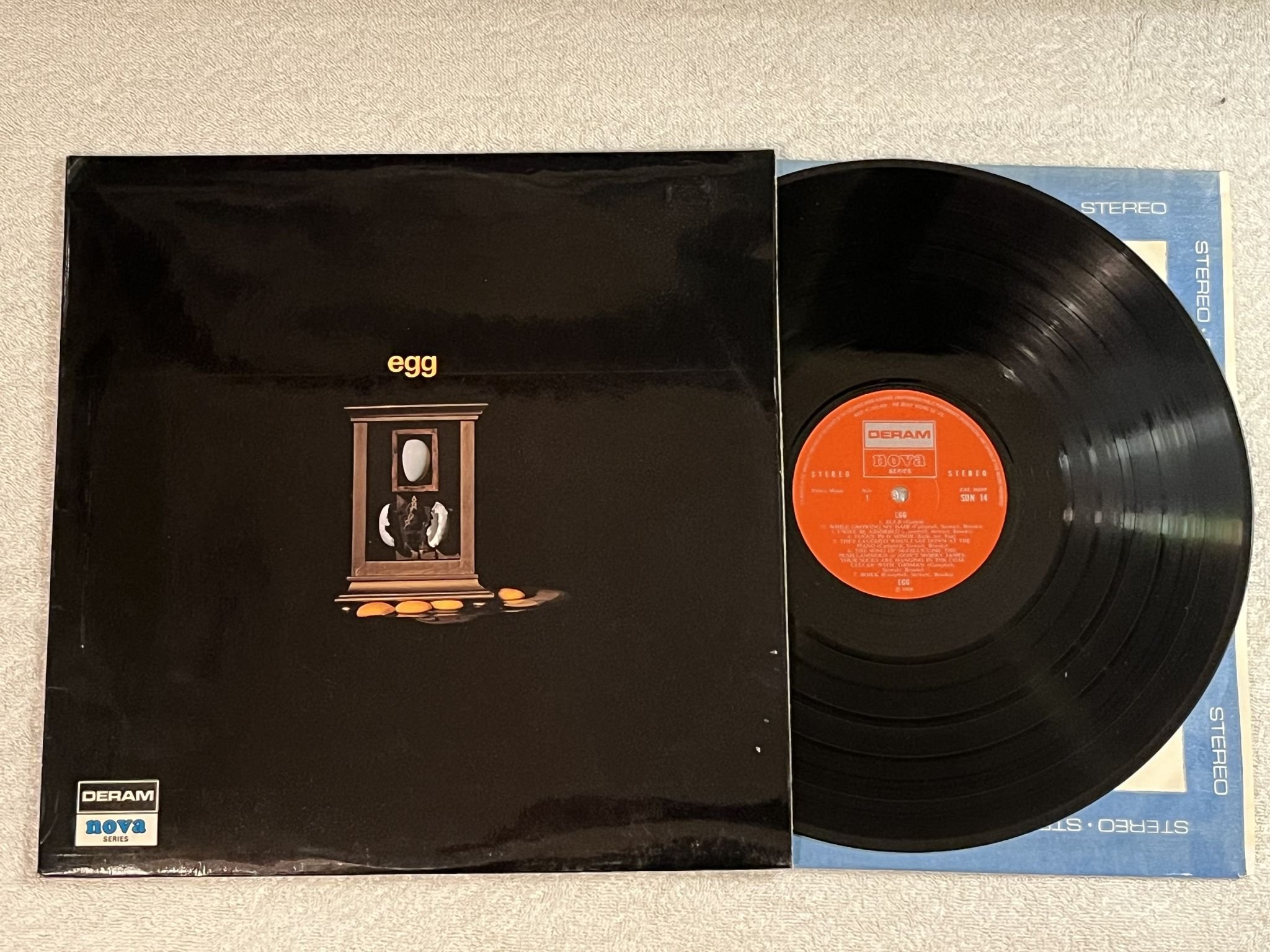 Omslagsbild för skivan EGG s/t LP -69 UK DERAM / NOVA SDN 14 *** RARE PROG ***