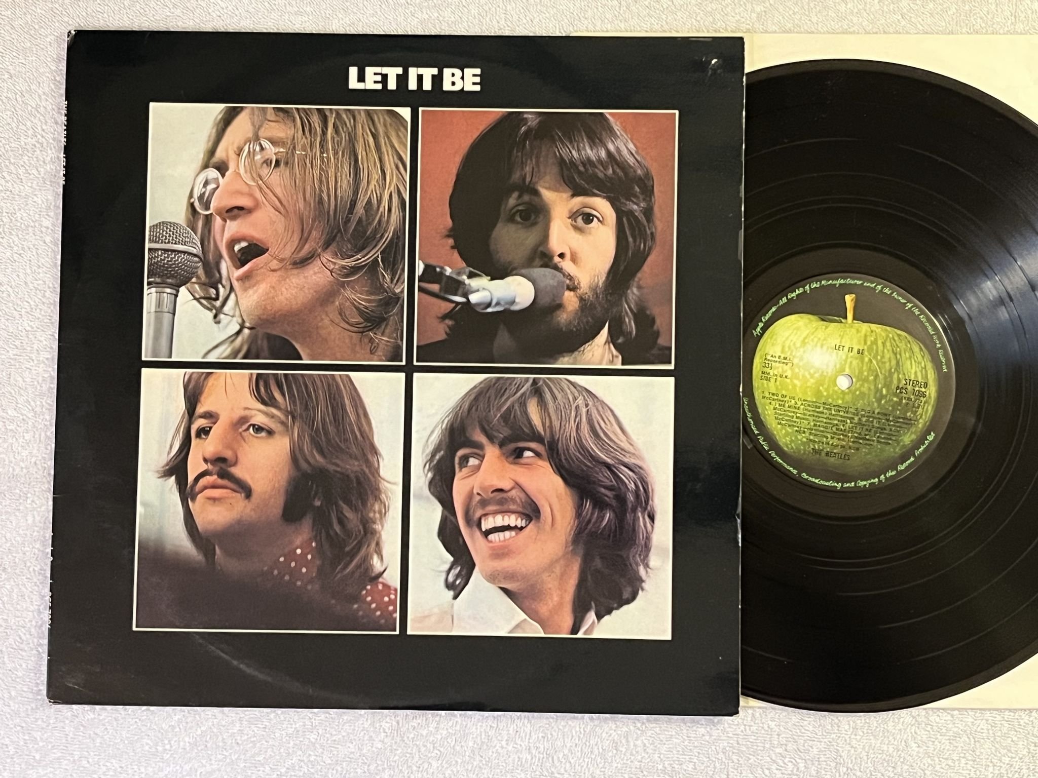 Omslagsbild för skivan THE BEATLES let it be LP box set -70 UK APPLE PXS 1 *** W/ BOOK ***