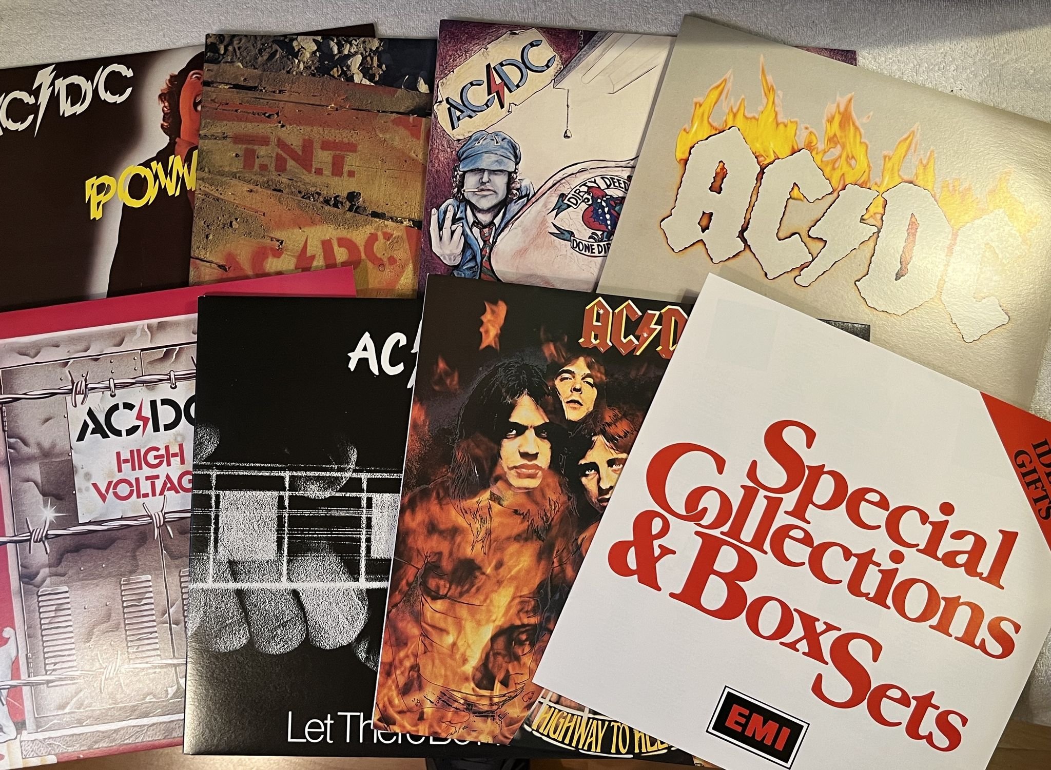 Omslagsbild för skivan AC/DC Vol 1 6LP + 12" box set -87 Aussie ALBERT AC/DC 1 *** MEGA RARE ***