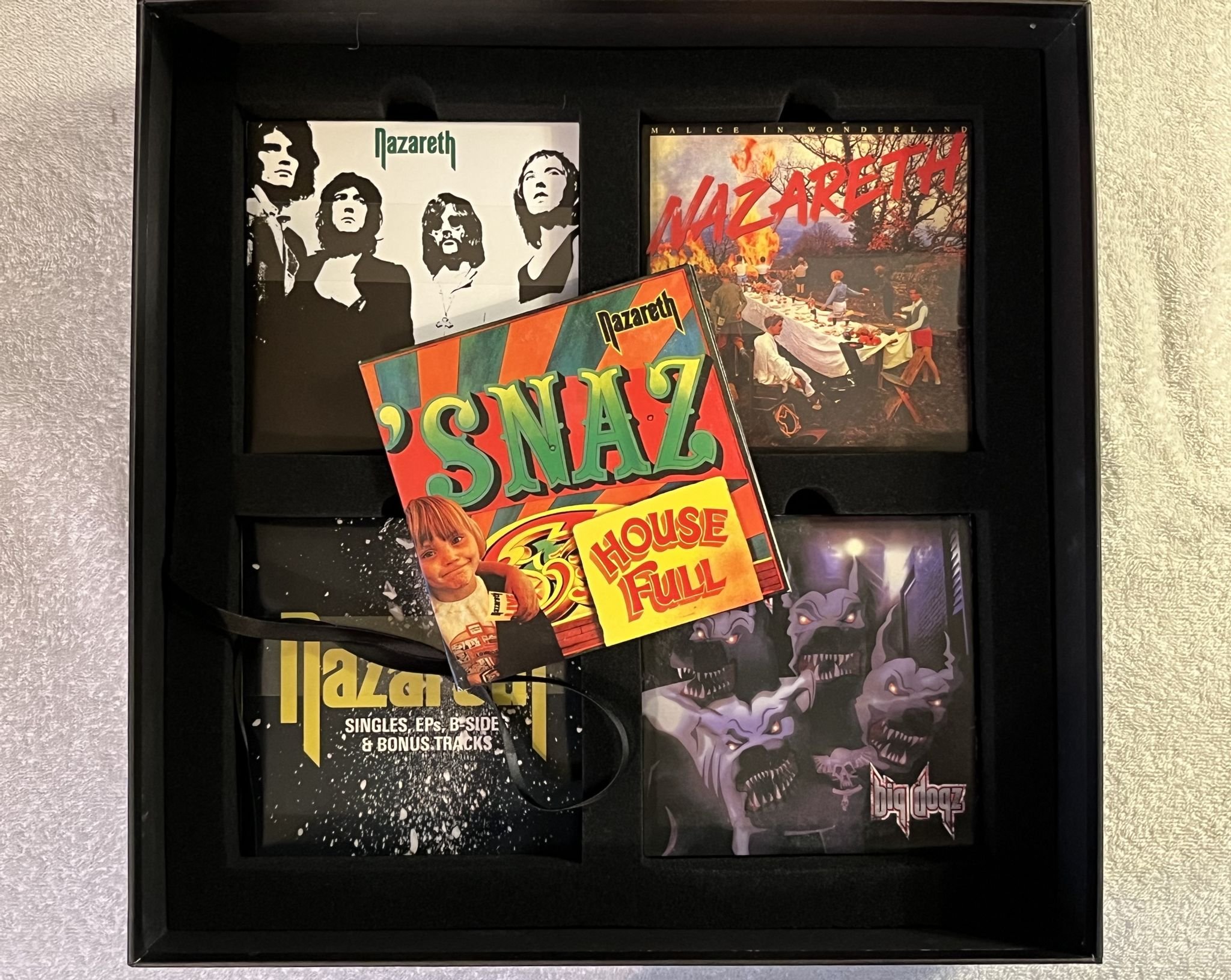 Omslagsbild för skivan NAZARETH Loud & Proud! The Box Set 2018 BMG BMGCAT157BOX *** mega box ! ! ***