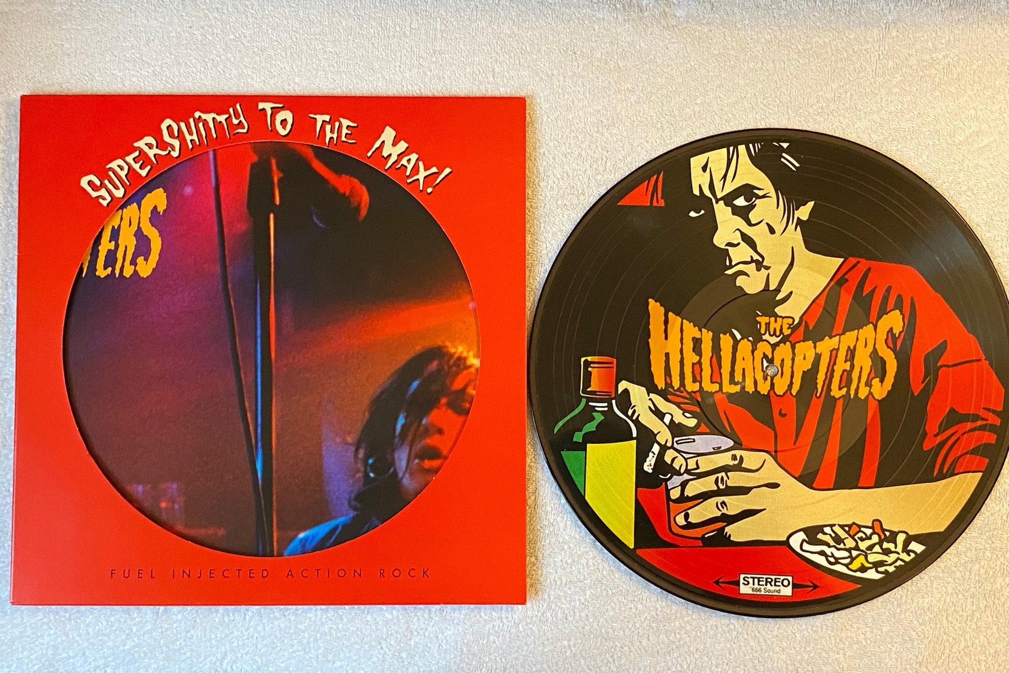 Omslagsbild för skivan THE HELLACOPTERS Supershitty To The Max! 12" picture disc *** SIGNED BY ALL ***